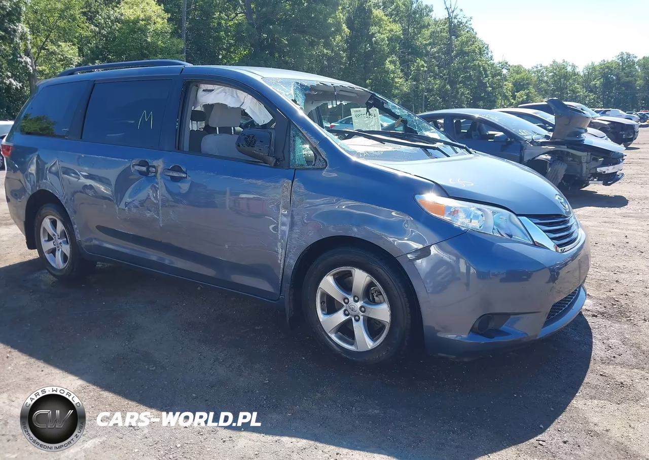 2017 Toyota Sienna Le 8 Passenger