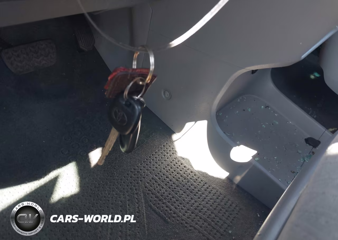 2017 Toyota Sienna Le 8 Passenger VIN:5TDKZ3DC2HS890918 - 11