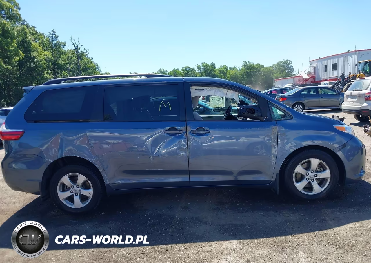 2017 Toyota Sienna Le 8 Passenger VIN:5TDKZ3DC2HS890918 - 13