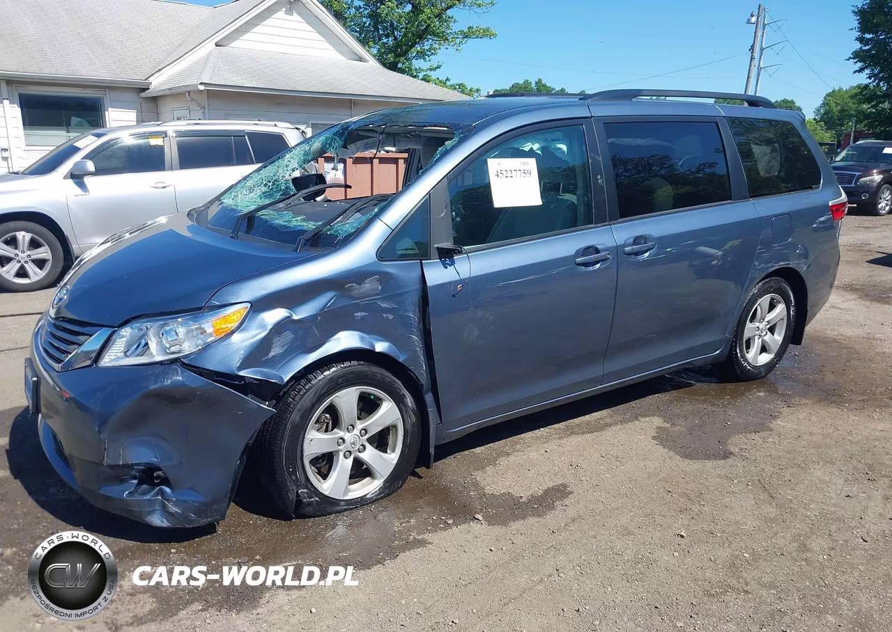 2017 Toyota Sienna Le 8 Passenger VIN:5TDKZ3DC2HS890918 - 2