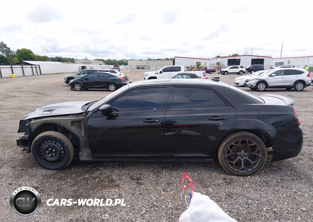 2020 Chrysler 300 300S VIN:2C3CCABT9LH179211 - 14