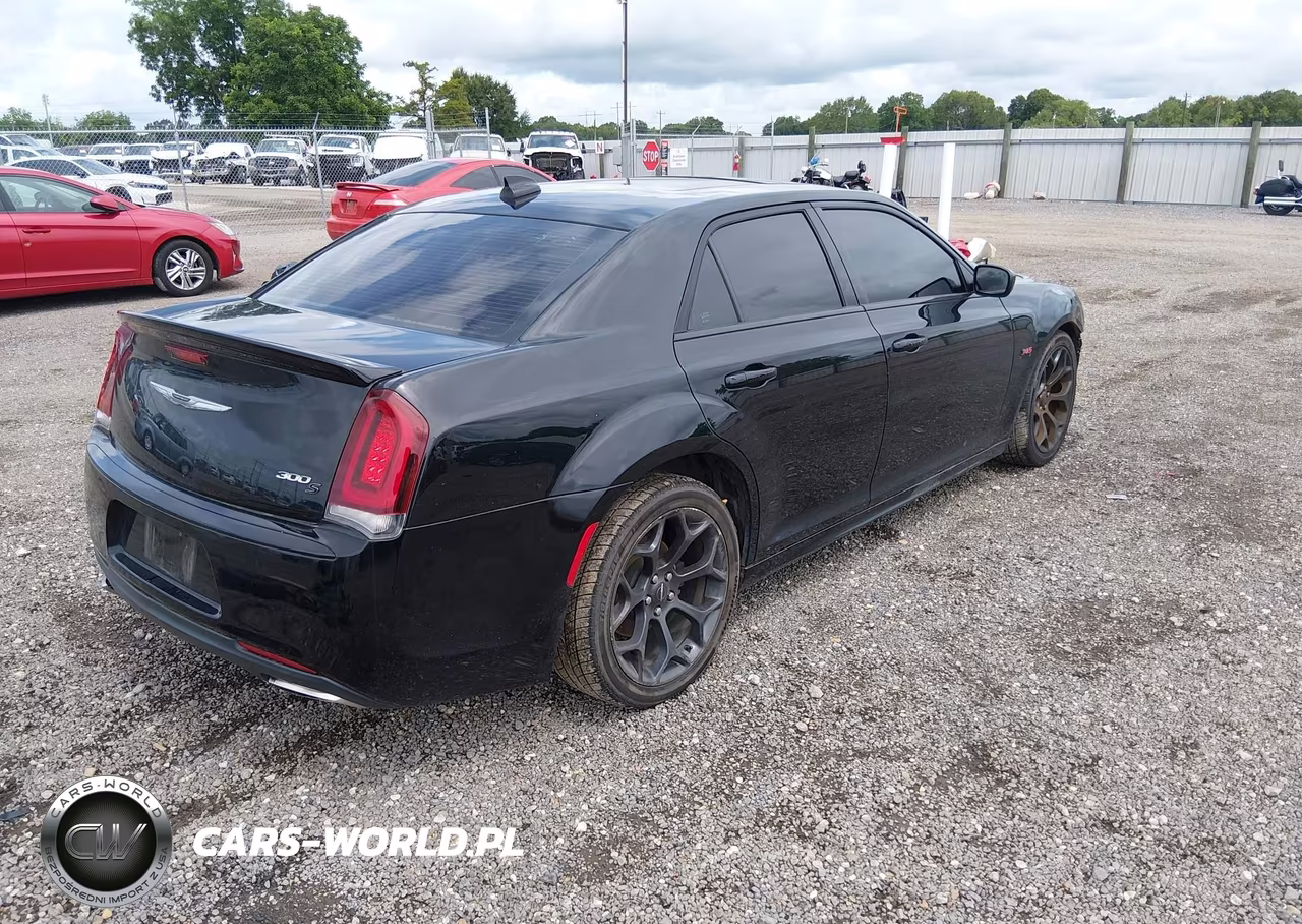 2020 Chrysler 300 300S VIN:2C3CCABT9LH179211 - 4