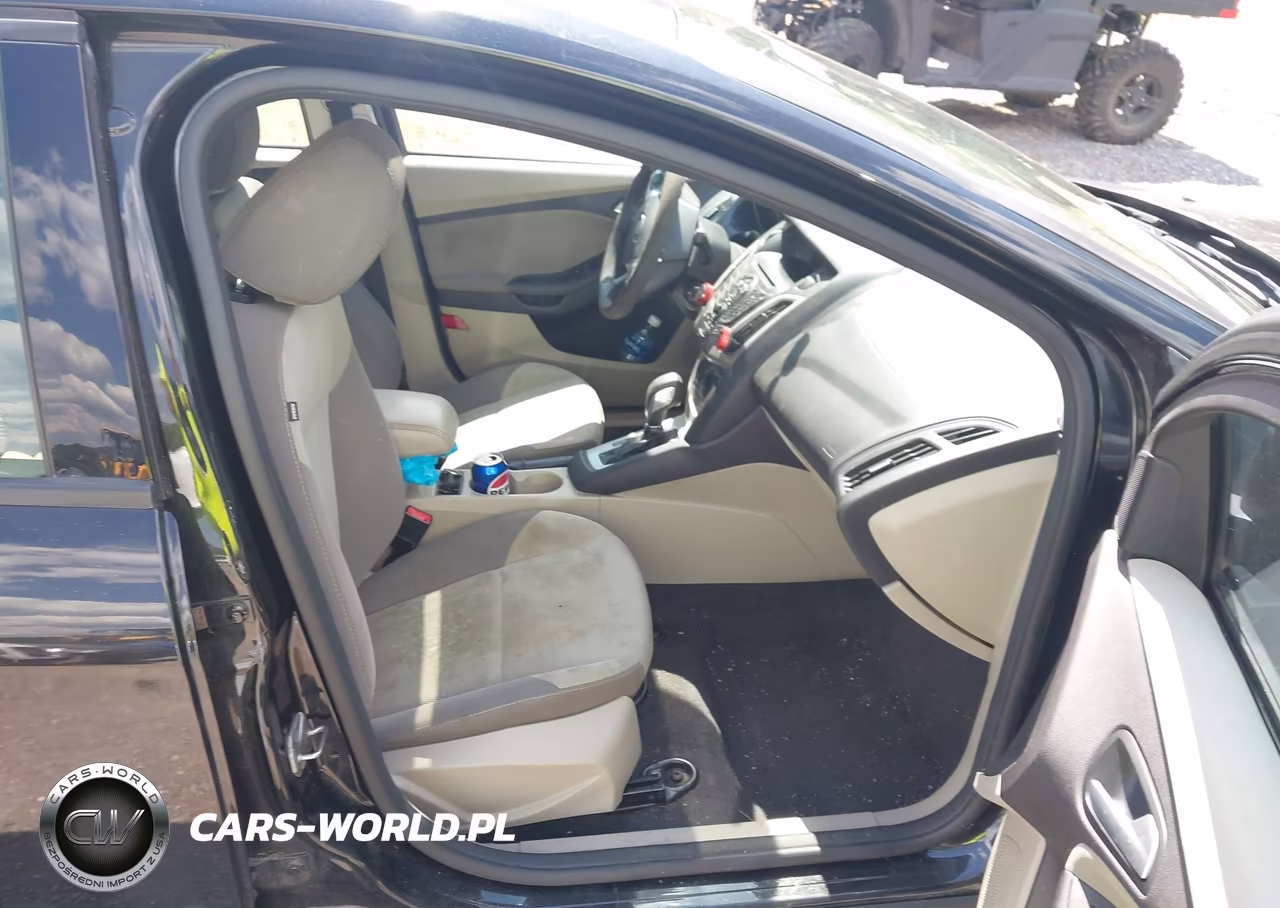 2014 Ford Focus Se VIN:1FADP3K26EL200423 - 5