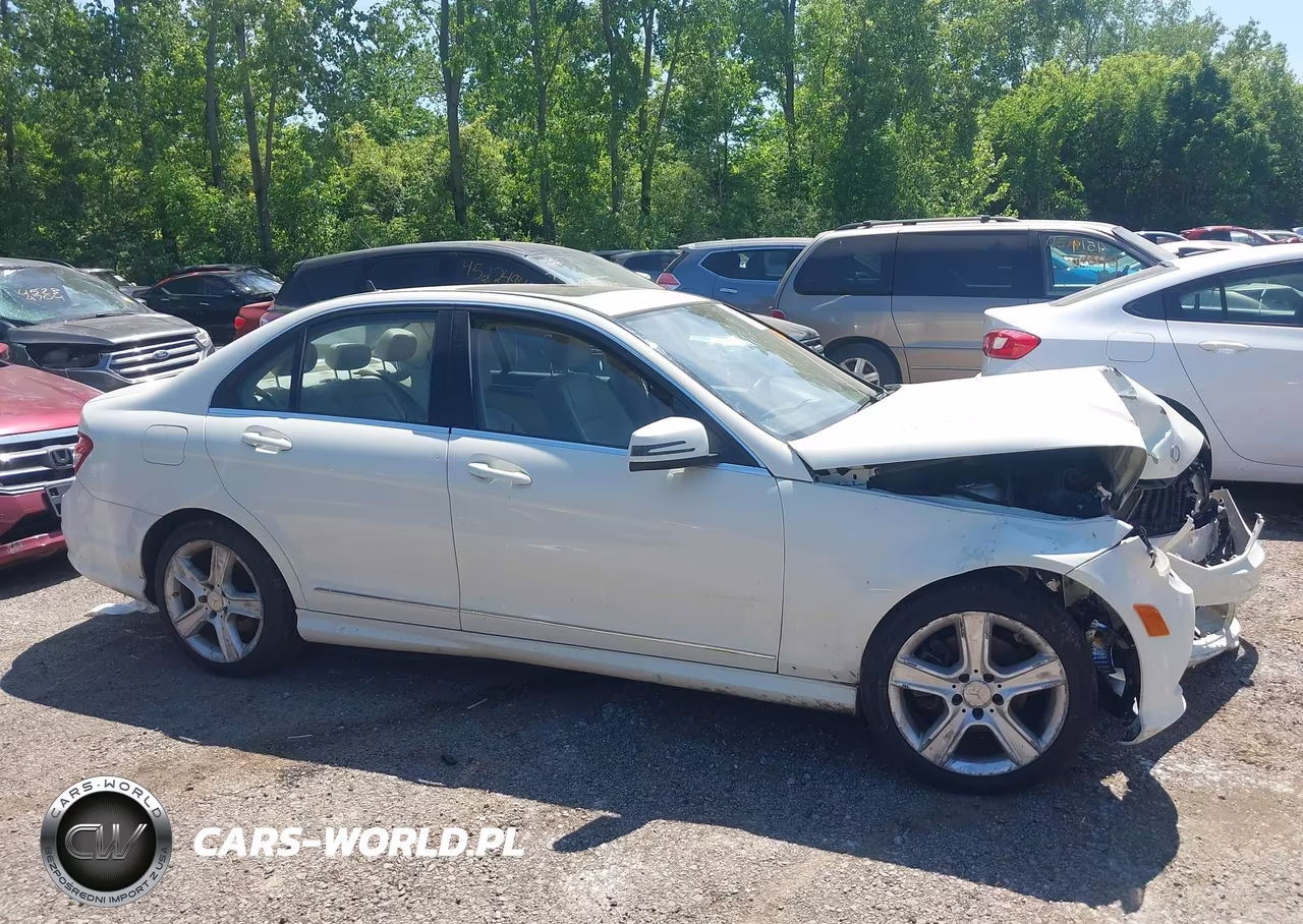 2011 Mercedes-Benz C 300 Luxury-Sport VIN:WDDGF5EB6BR163311 - 13