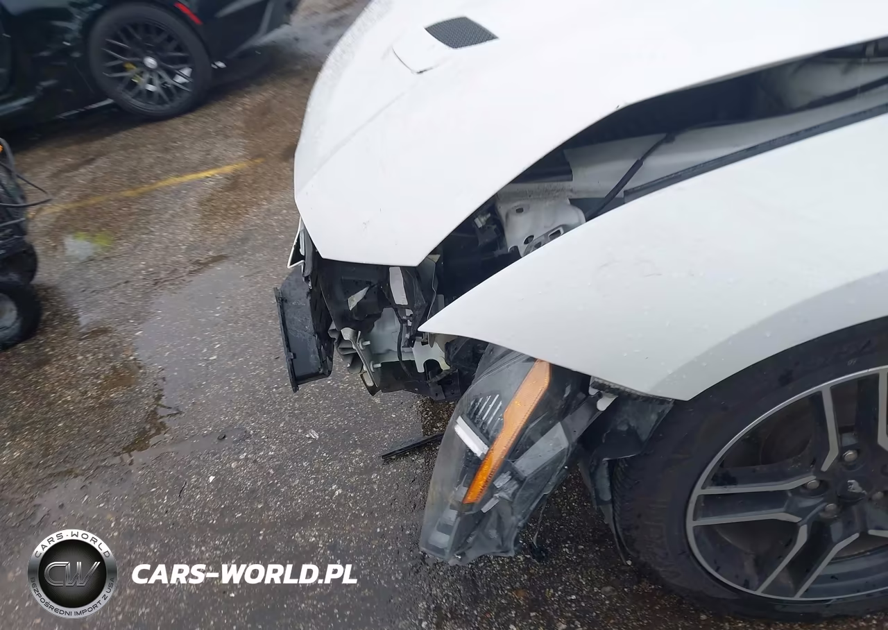 2020 Ford Mustang Ecoboost Premium VIN:1FATP8UH2L5131743 - 6