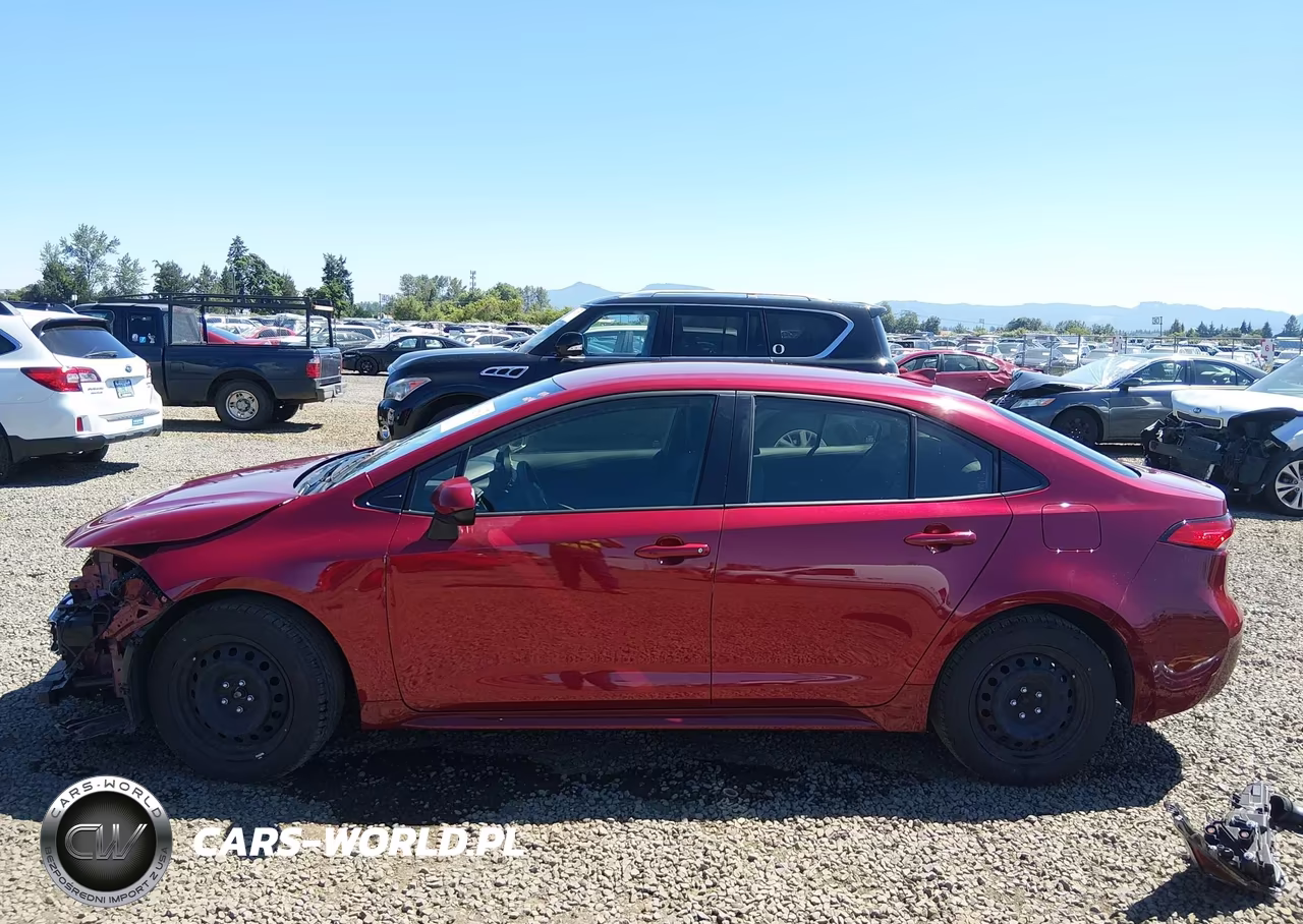2025 Toyota Corolla Le VIN:JTDB4MEEXS3031783 - 15