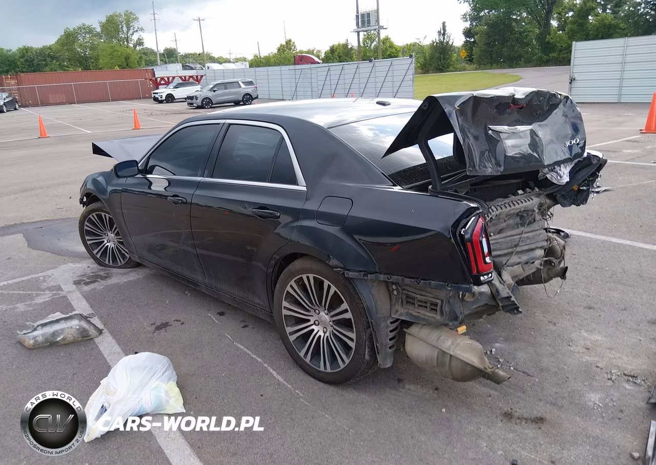 2013 Chrysler 300 S VIN:2C3CCABG0DH504915 - 3