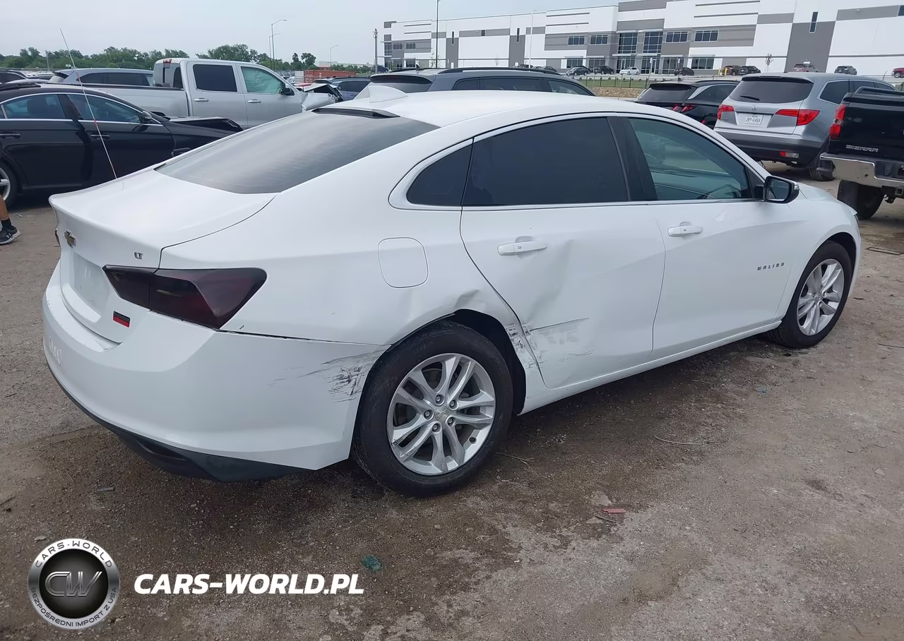 2018 Chevrolet Malibu Lt VIN:1G1ZD5ST8JF266454 - 4