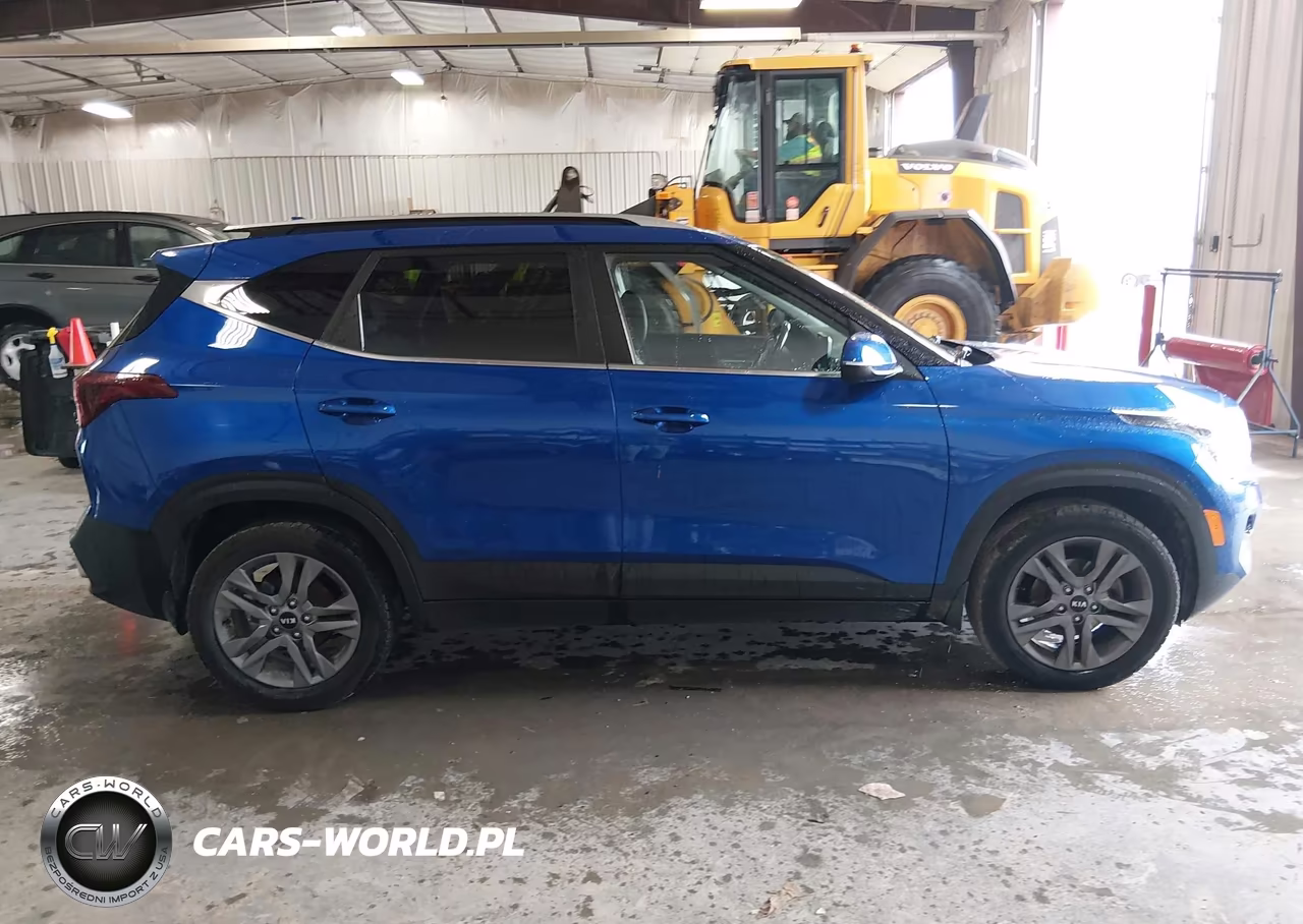 2021 Kia Seltos S VIN:KNDEU2AA8M7174702 - 13