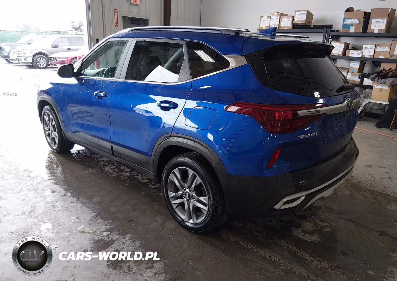 2021 Kia Seltos S VIN:KNDEU2AA8M7174702 - 3