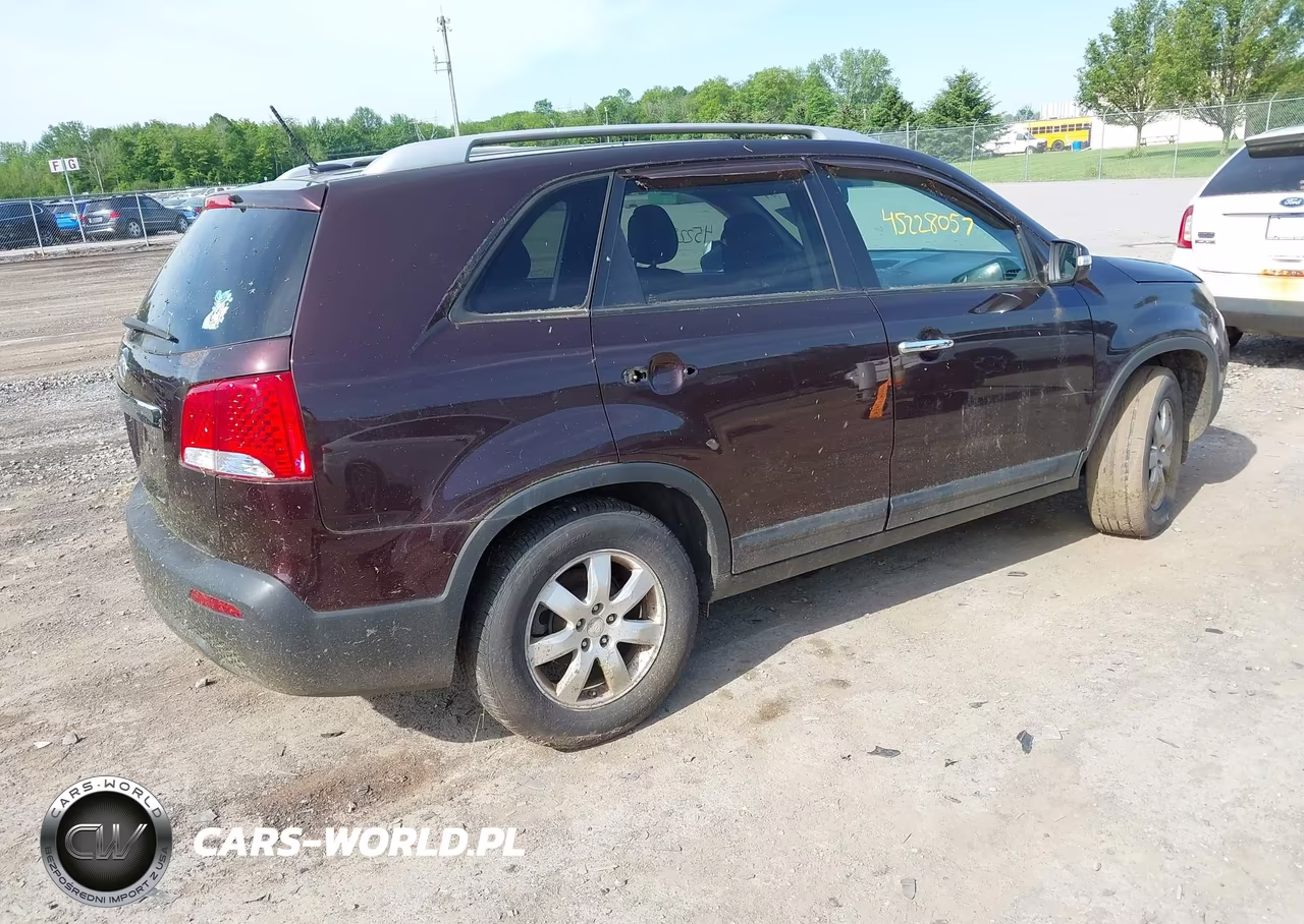 2012 Kia Sorento Lx VIN:5XYKT3A67CG193458 - 4