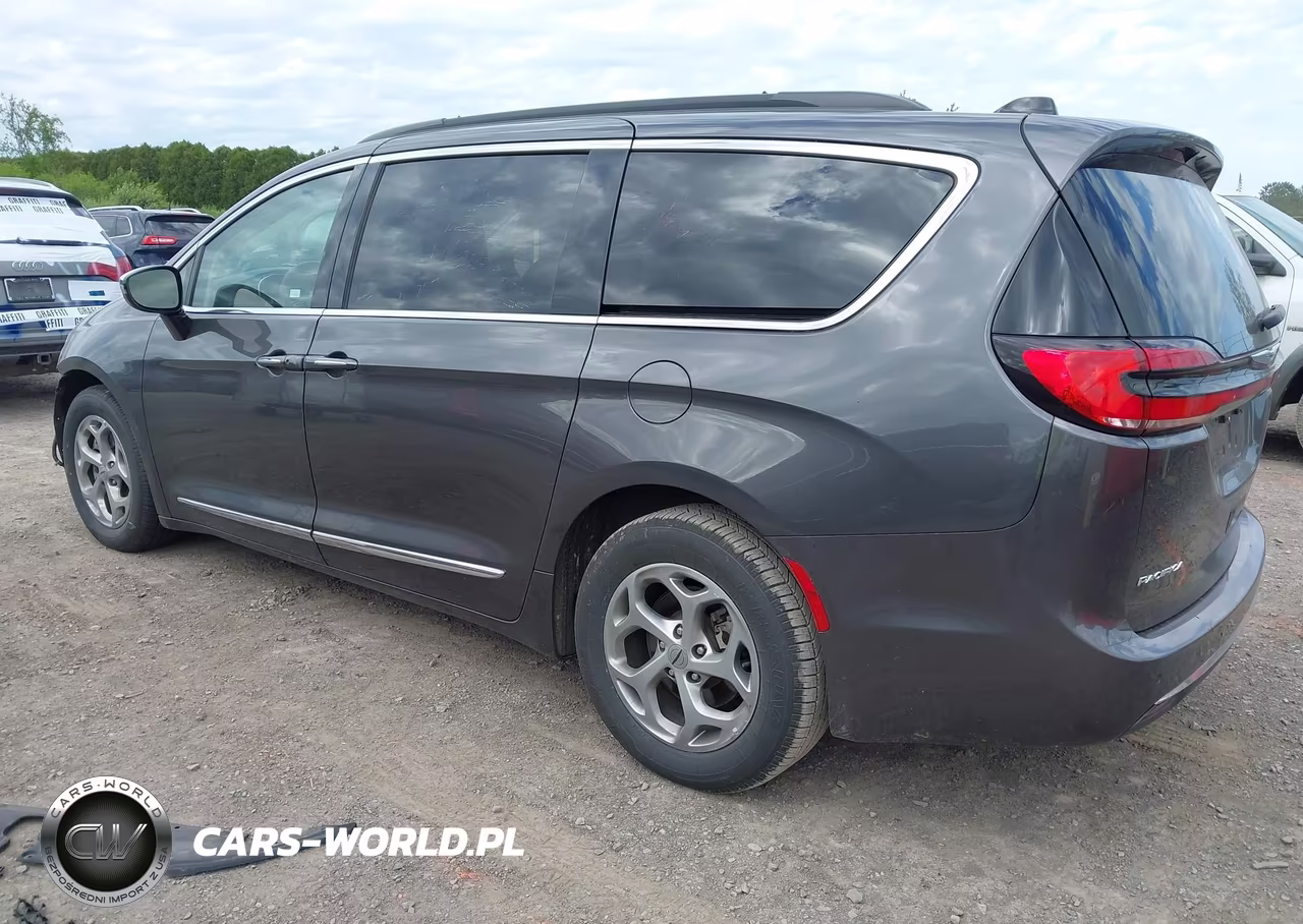 2023 Chrysler Pacifica Limited VIN:2C4RC1GG2PR582125 - 3