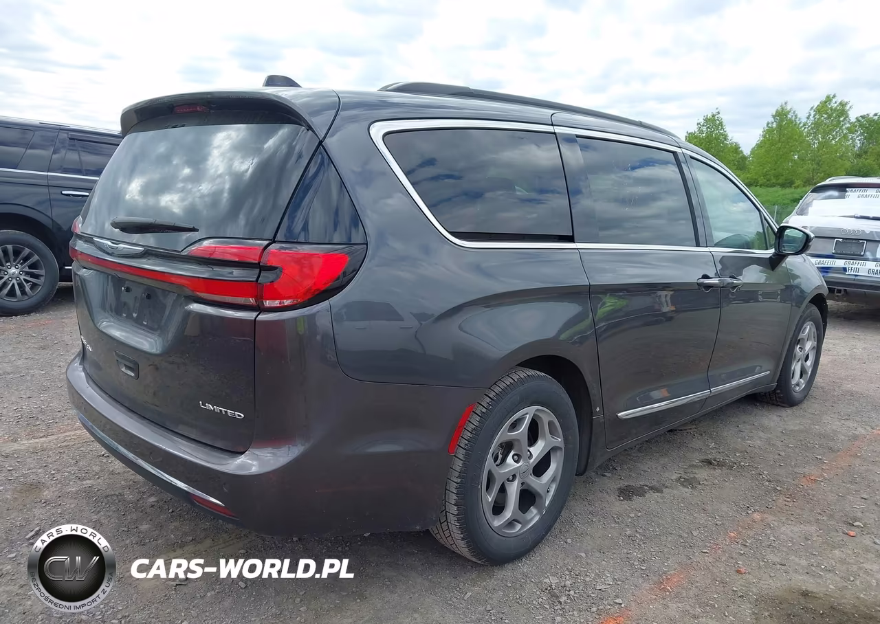 2023 Chrysler Pacifica Limited VIN:2C4RC1GG2PR582125 - 4