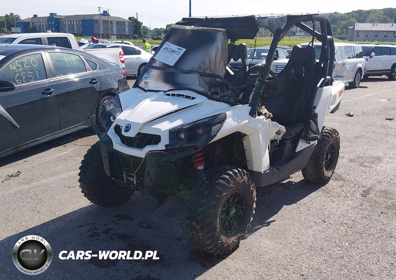 2020 Can-Am Commander 800R-800R Dps VIN:3JBKGAN2XL000856 - 2