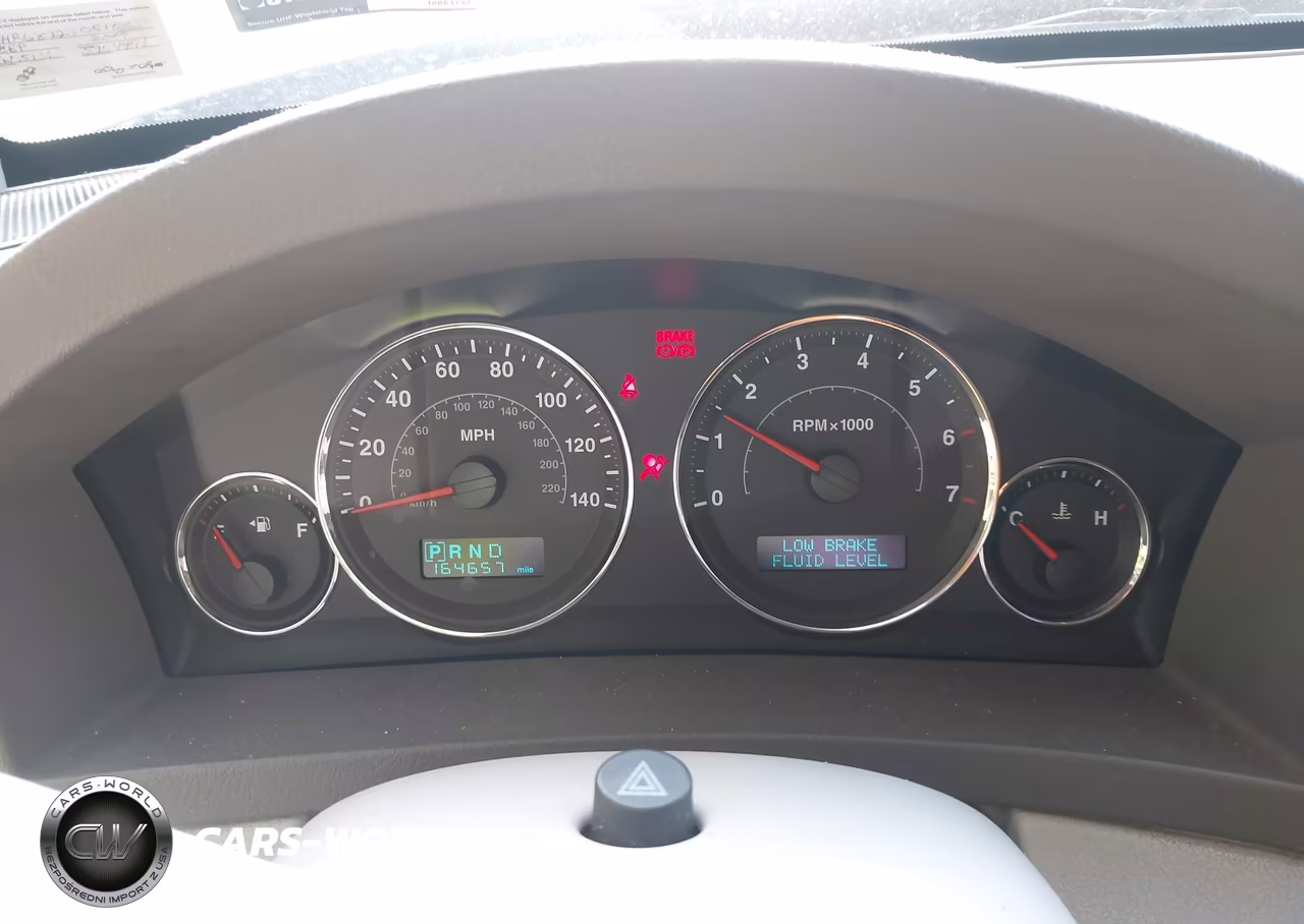 2007 Jeep Grand Cherokee Overland VIN:1J8HR68227C510823 - 7