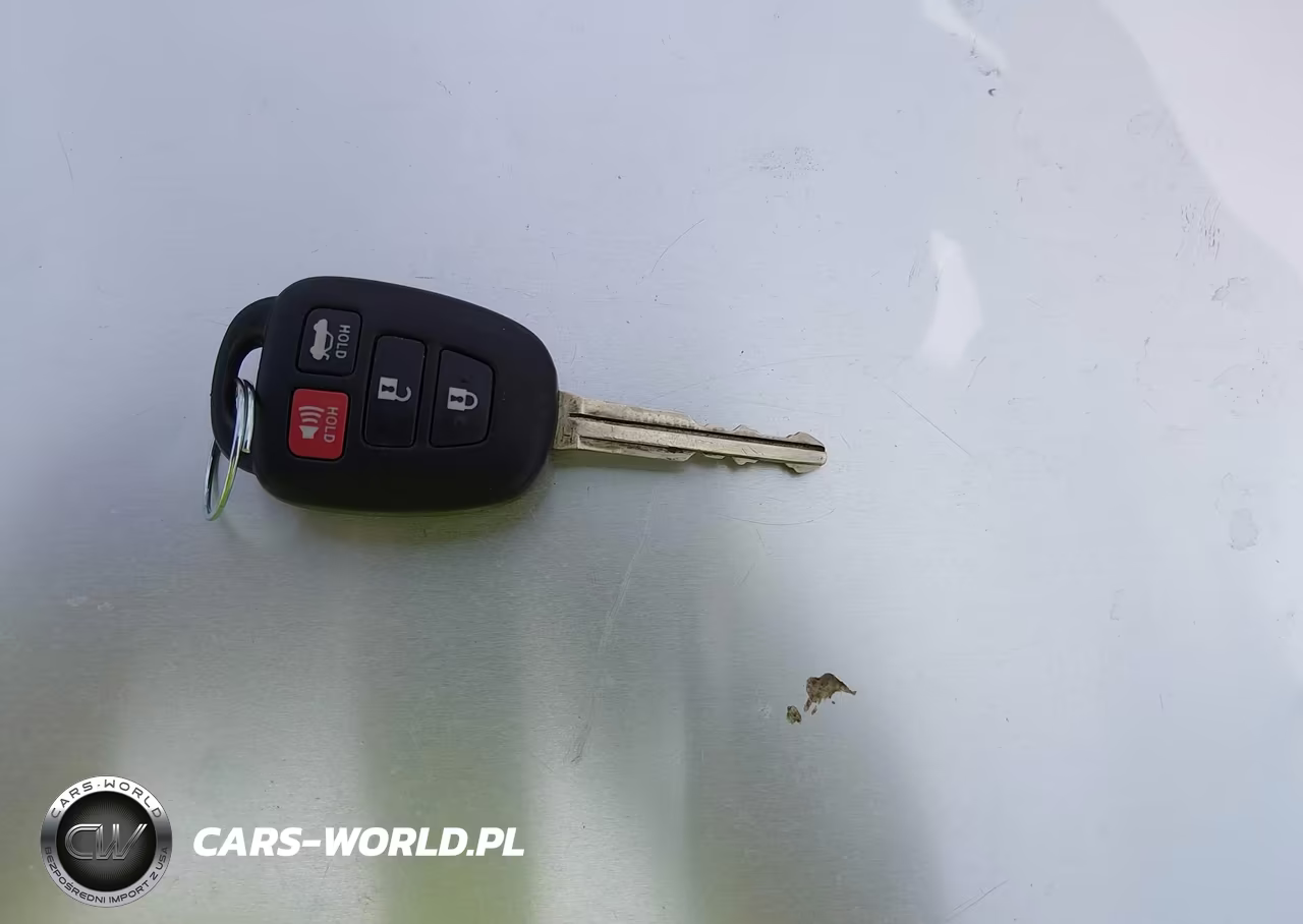 2018 Toyota Corolla Le VIN:5YFBURHE0JP753553 - 11
