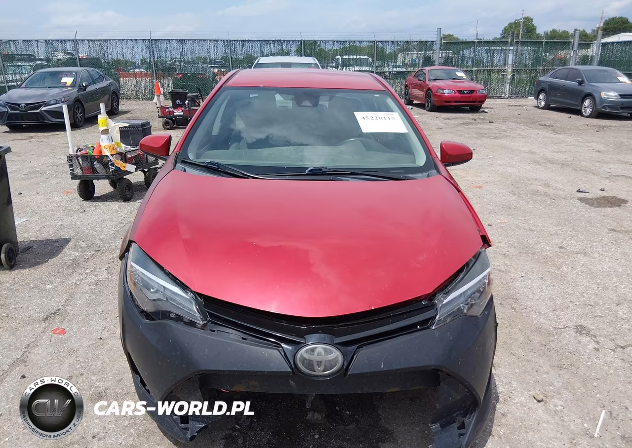 2018 Toyota Corolla Le VIN:5YFBURHE0JP753553 - 12