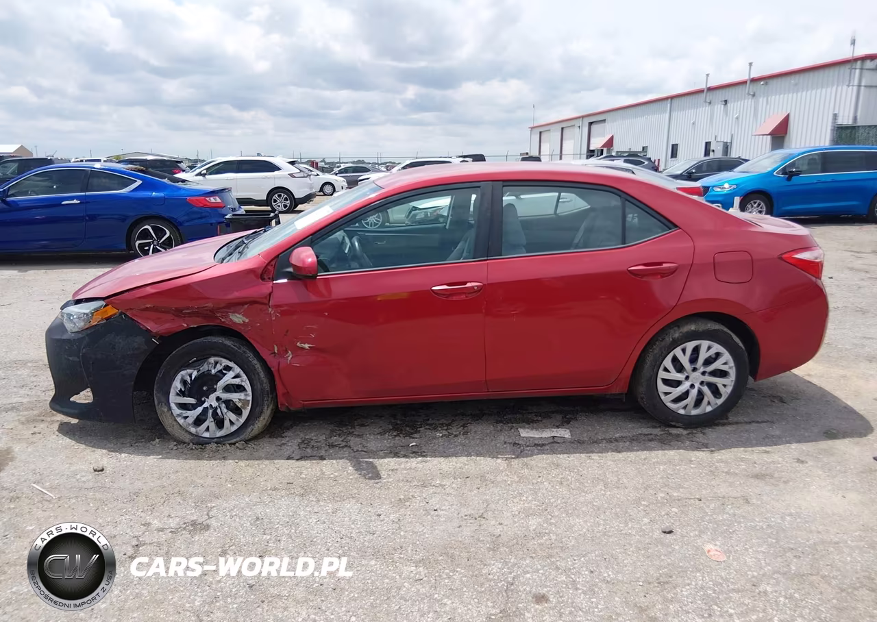 2018 Toyota Corolla Le VIN:5YFBURHE0JP753553 - 14