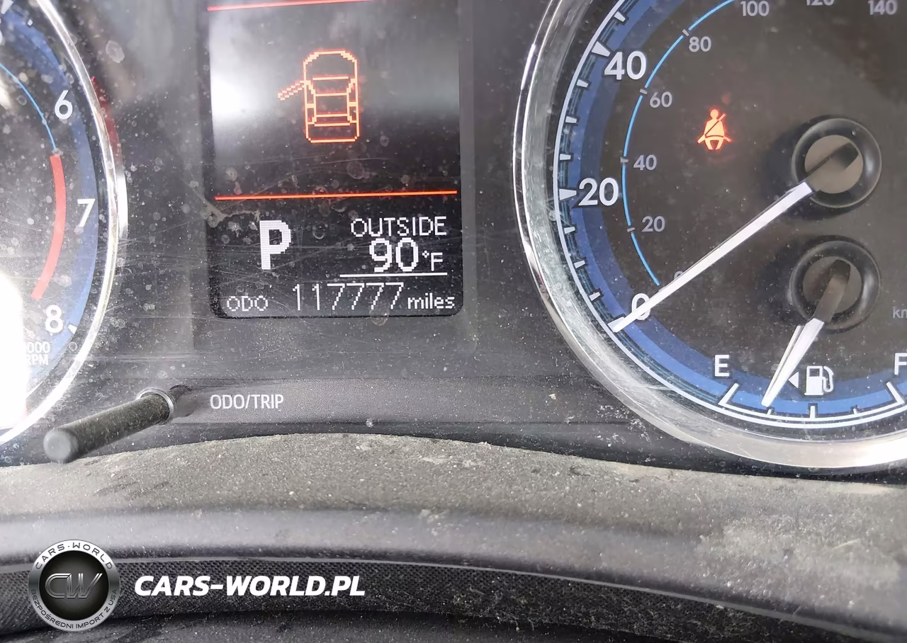 2018 Toyota Corolla Le VIN:5YFBURHE0JP753553 - 15