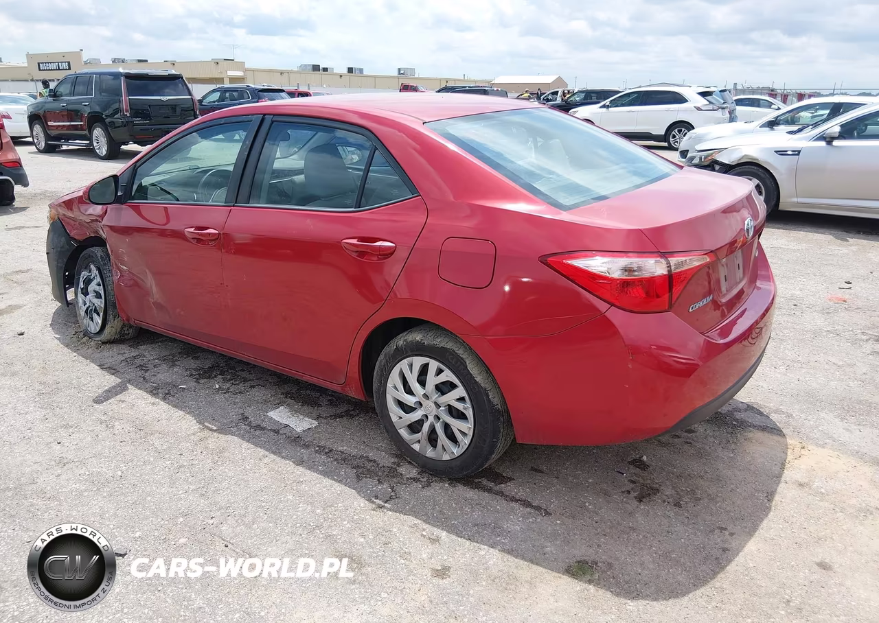 2018 Toyota Corolla Le VIN:5YFBURHE0JP753553 - 3