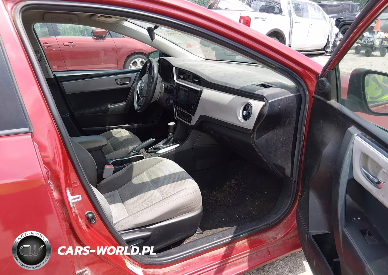 2018 Toyota Corolla Le VIN:5YFBURHE0JP753553 - 5