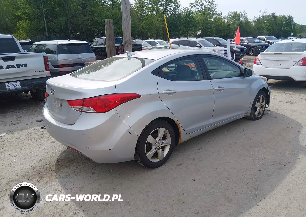 2012 Hyundai Elantra Gls VIN:5NPDH4AE8CH124715 - 4