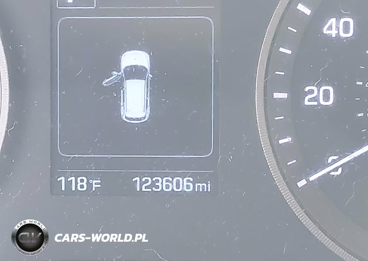 2016 Hyundai Tucson Sport VIN:KM8J33A23GU076873 - 16