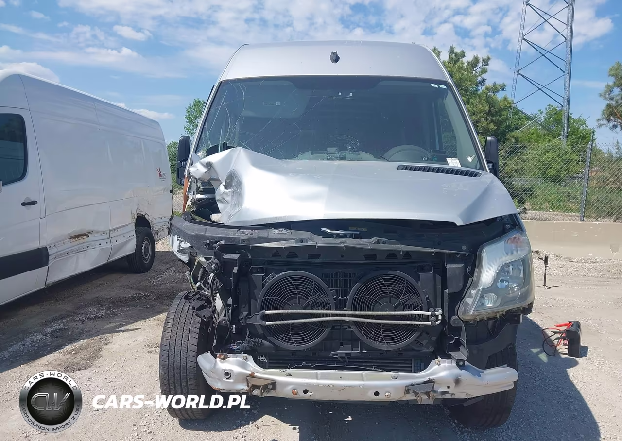 2016 Mercedes-Benz Sprinter 2500 High Roof VIN:WD3PE8DD8GP274831 - 11