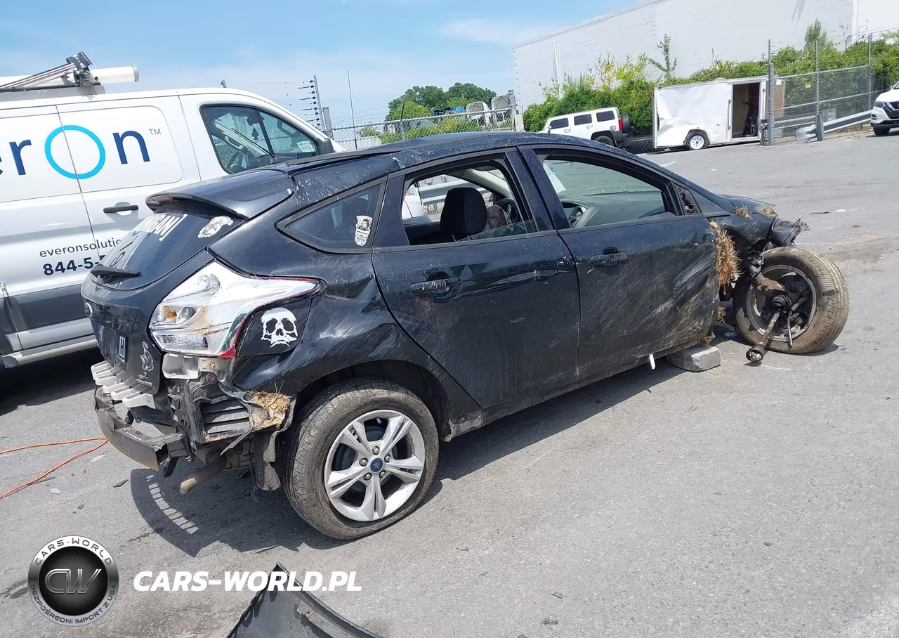 2014 Ford Focus Se VIN:1FADP3K20EL236995 - 4