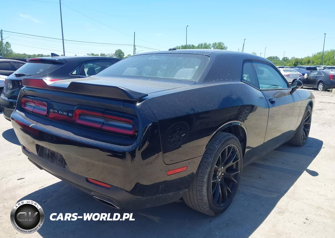 2015 Dodge Challenger Sxt VIN:2C3CDZAG1FH821330 - 4