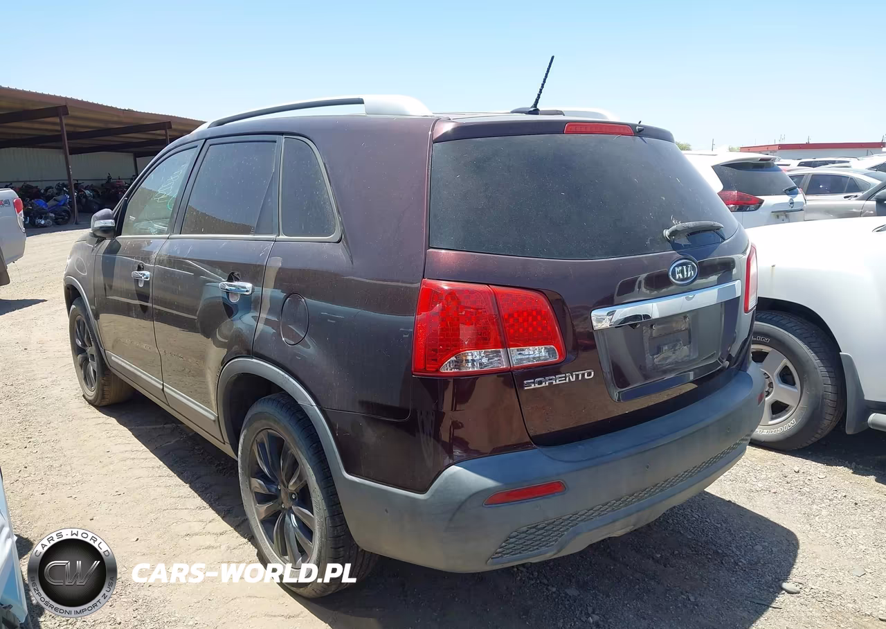 2011 Kia Sorento Lx V6 VIN:5XYKT4A29BG142738 - 3