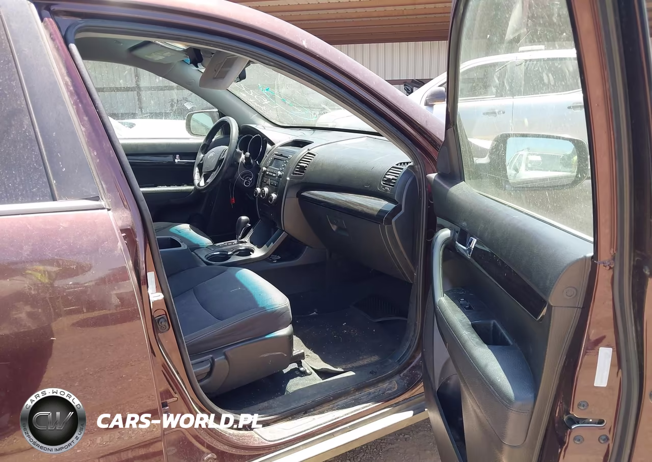 2011 Kia Sorento Lx V6 VIN:5XYKT4A29BG142738 - 5