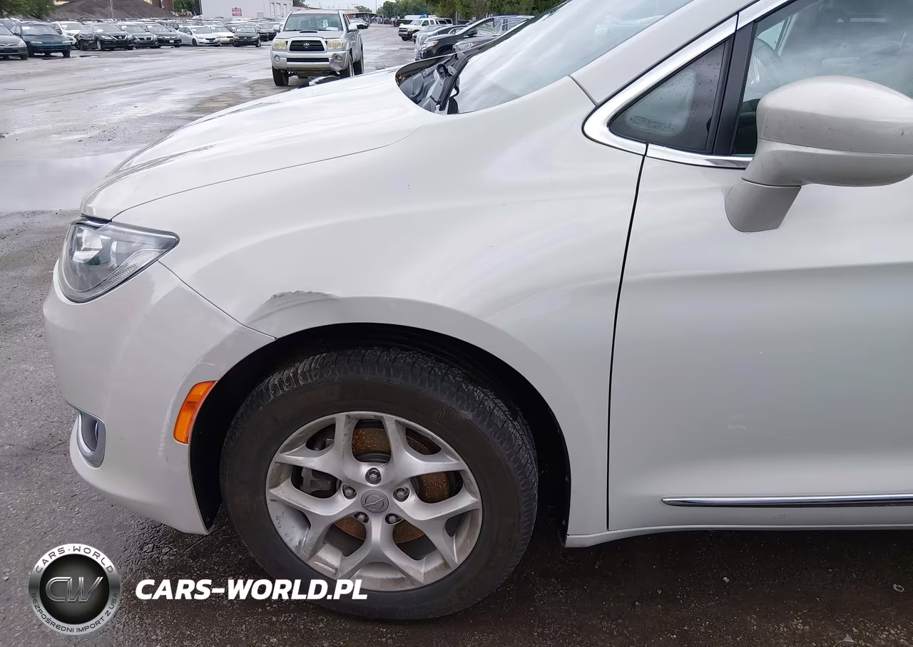 2017 Chrysler Pacifica Touring-L VIN:2C4RC1BG6HR587479 - 19