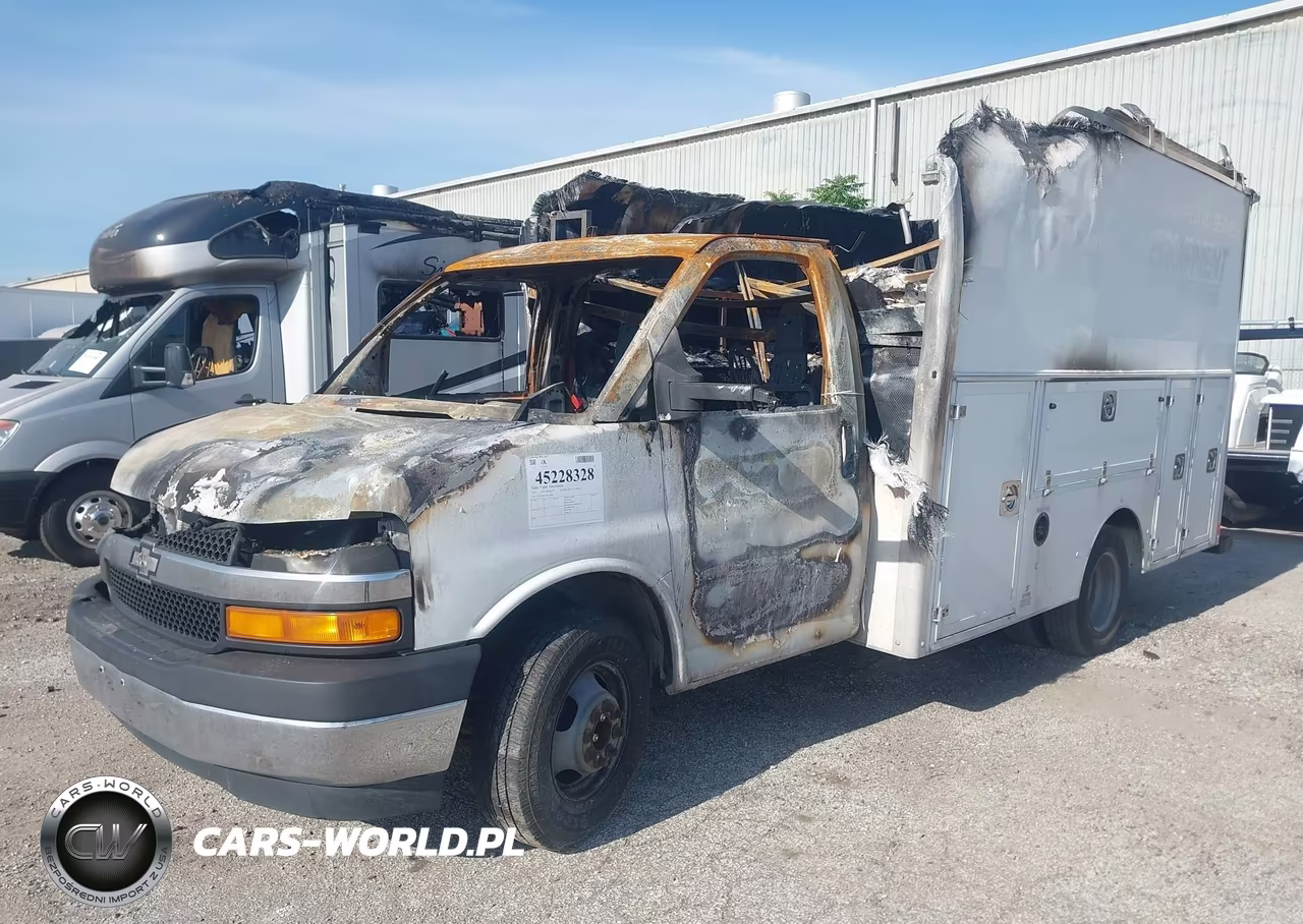 2019 Chevrolet Express Cutaway 4500 VIN:1GB3GRCG2K1158962 - 2