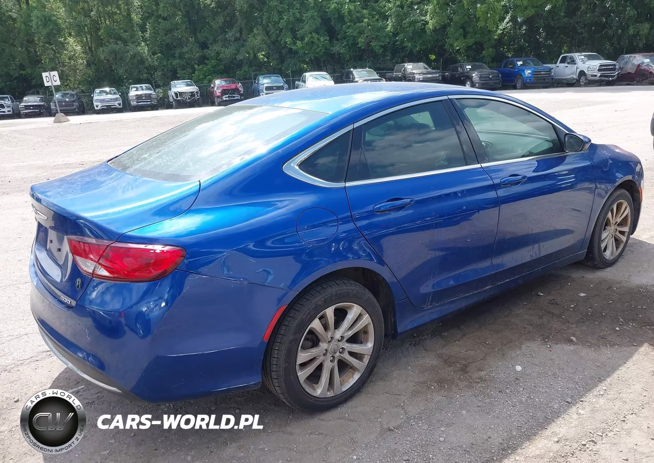 2015 Chrysler 200 Limited VIN:1C3CCCABXFN622868 - 4