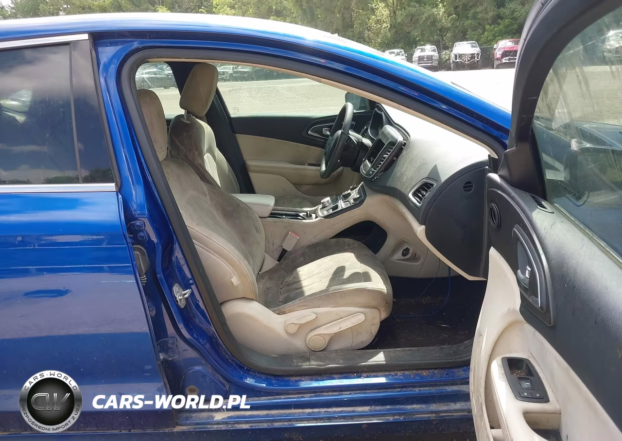 2015 Chrysler 200 Limited VIN:1C3CCCABXFN622868 - 5