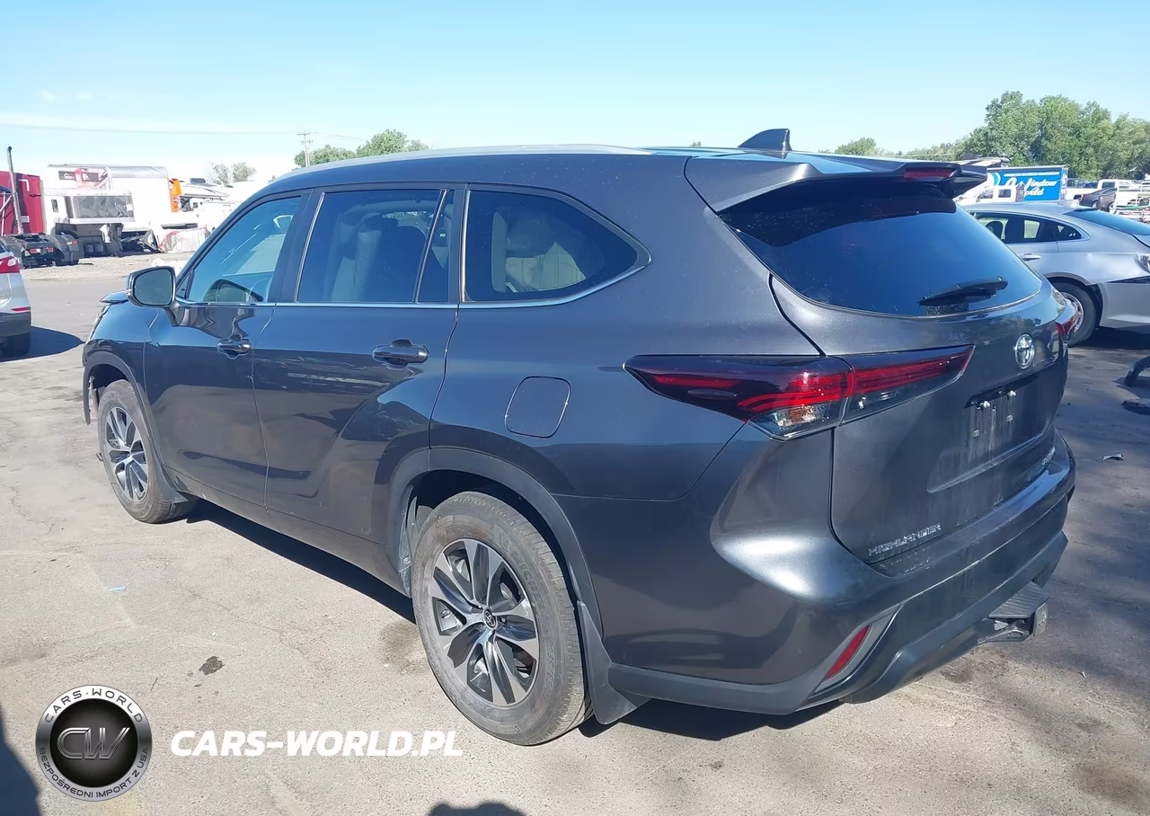2025 Toyota Highlander Xle VIN:5TDKDRBH1SS588656 - 3