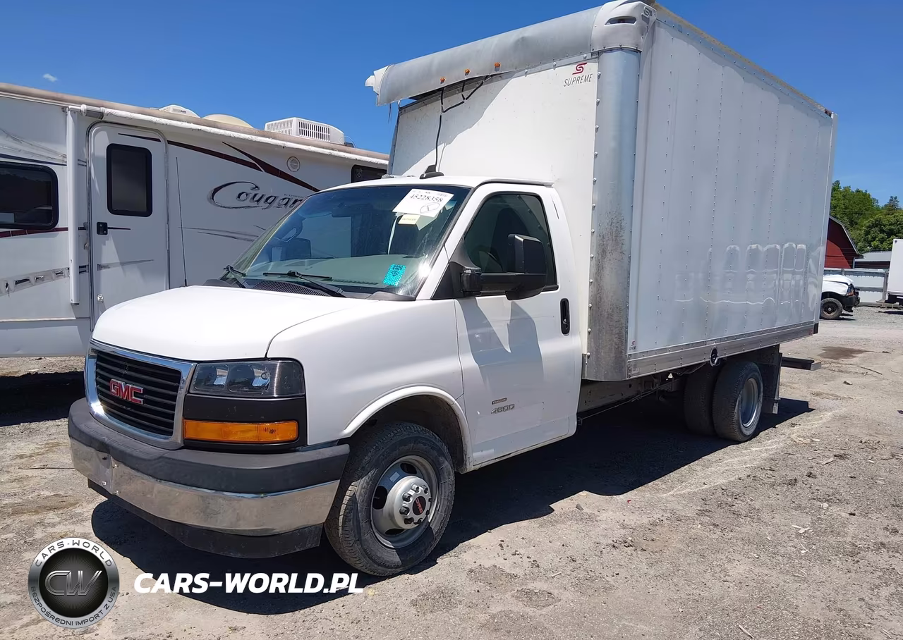 2018 GMC Savana Cutaway 4500 Van VIN:7GZ67UCG9JN006246 - 2