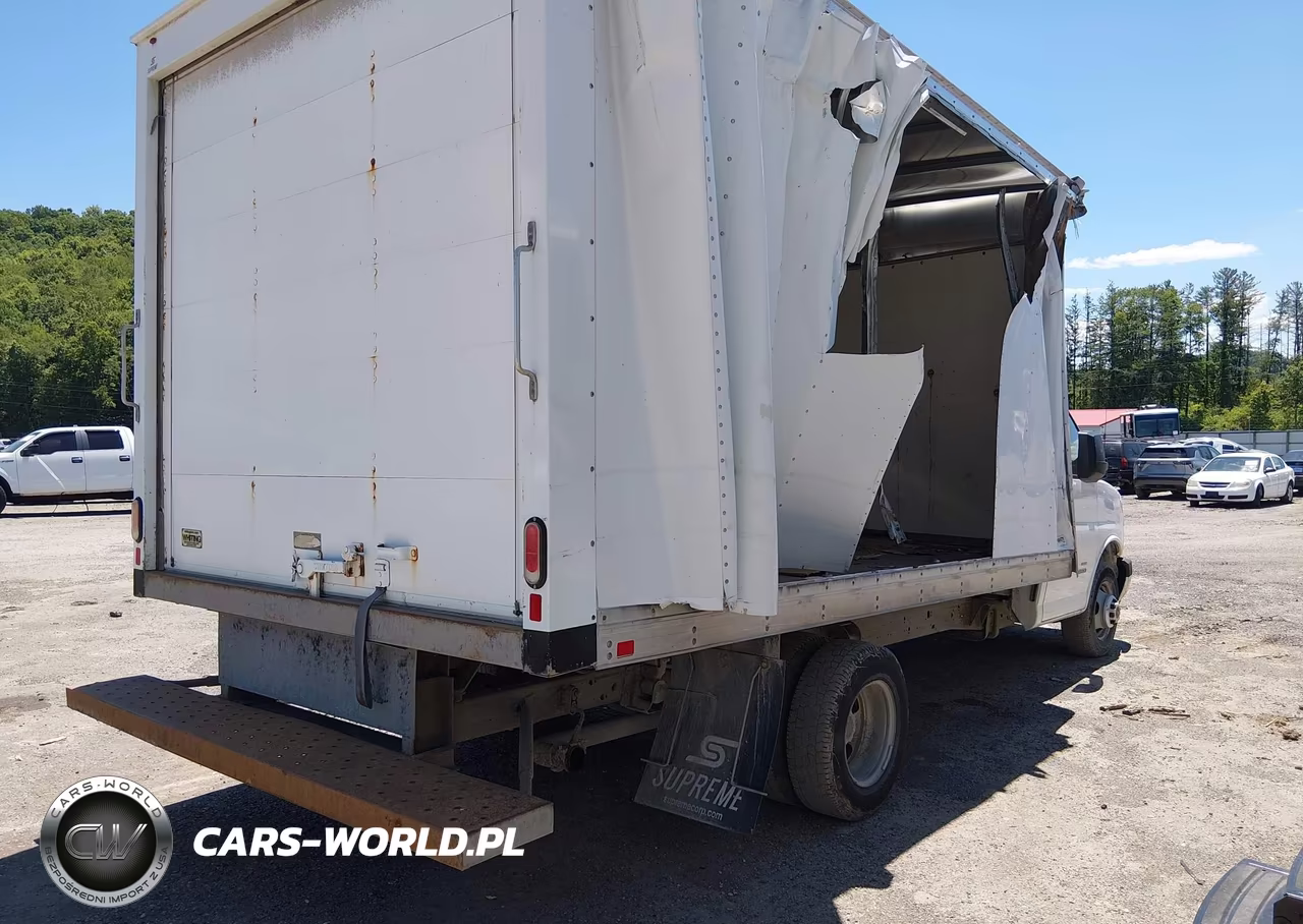 2018 GMC Savana Cutaway 4500 Van VIN:7GZ67UCG9JN006246 - 4