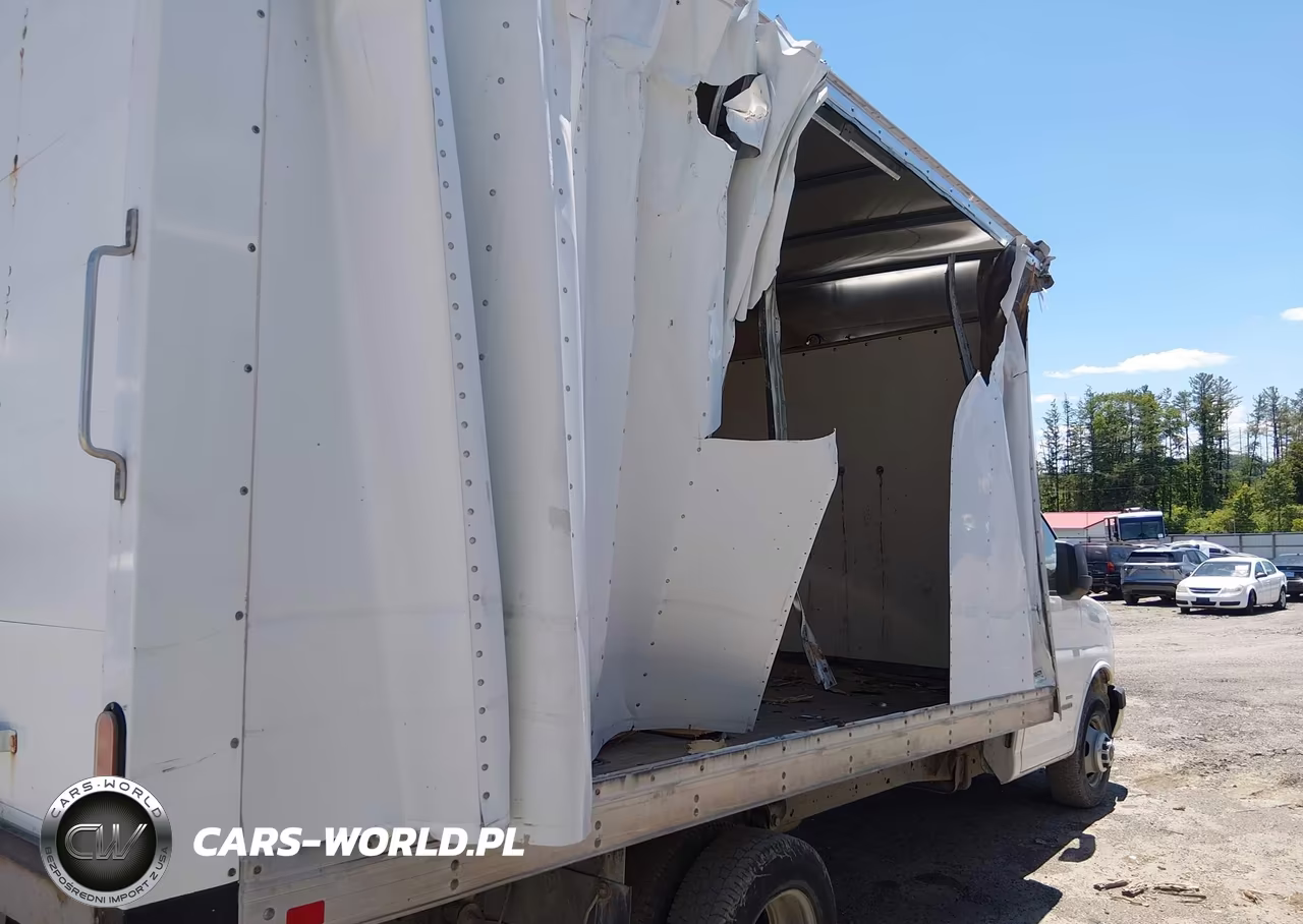2018 GMC Savana Cutaway 4500 Van VIN:7GZ67UCG9JN006246 - 6