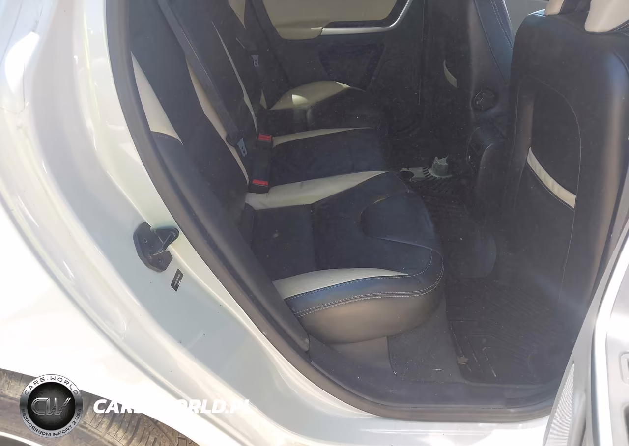 2011 Volvo Xc60 T6-T6 R-Design VIN:YV4902DZ5B2180527 - 8