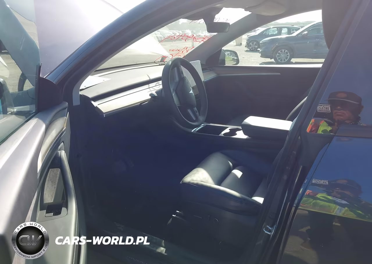 2024 Tesla Model Y Long Range Dual Motor All-Wheel Drive VIN:7SAYGDEE3RA301127 - 5