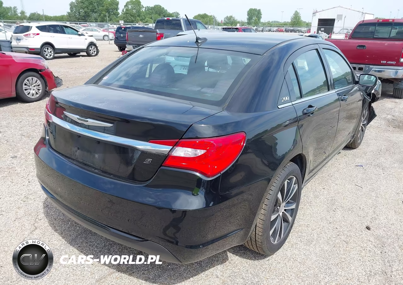 2014 Chrysler 200 Touring VIN:1C3CCBBG1EN159540 - 4