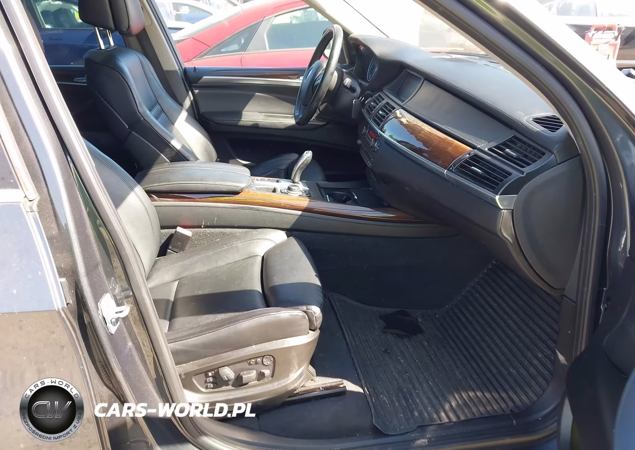 2013 BMW X5 xDrive50I VIN:5UXZV8C54D0C16116 - 5