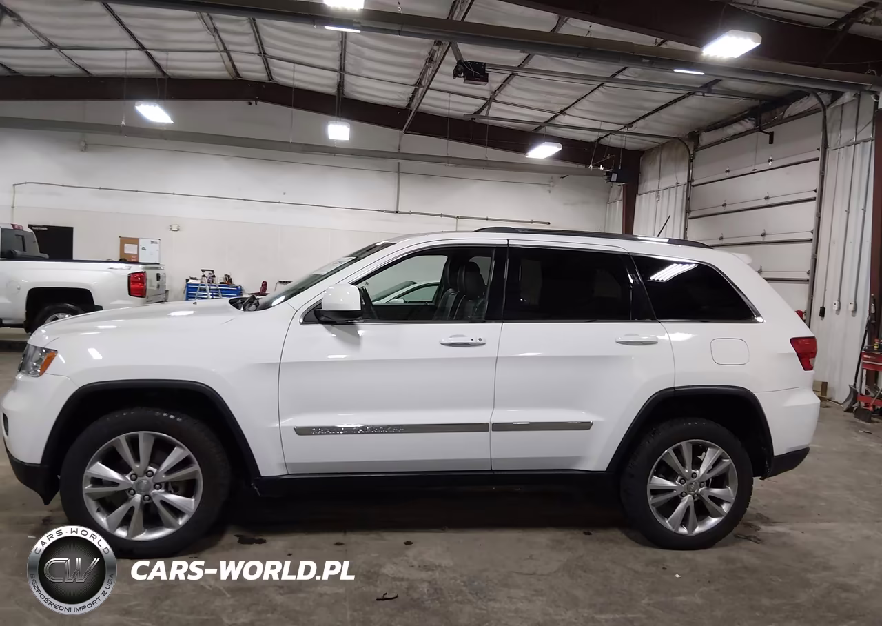 2013 Jeep Grand Cherokee Laredo VIN:1C4RJFAG7DC641430 - 14