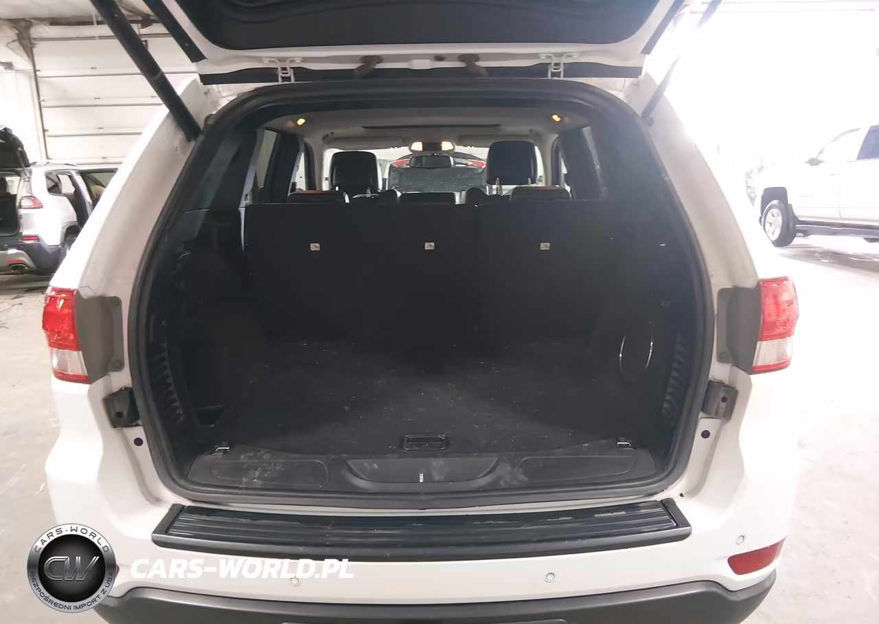 2013 Jeep Grand Cherokee Laredo VIN:1C4RJFAG7DC641430 - 17