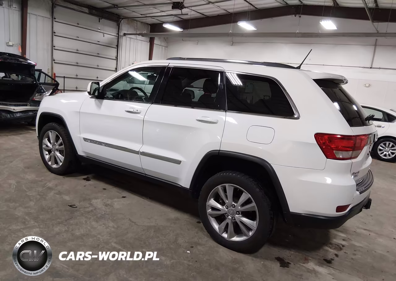 2013 Jeep Grand Cherokee Laredo VIN:1C4RJFAG7DC641430 - 3