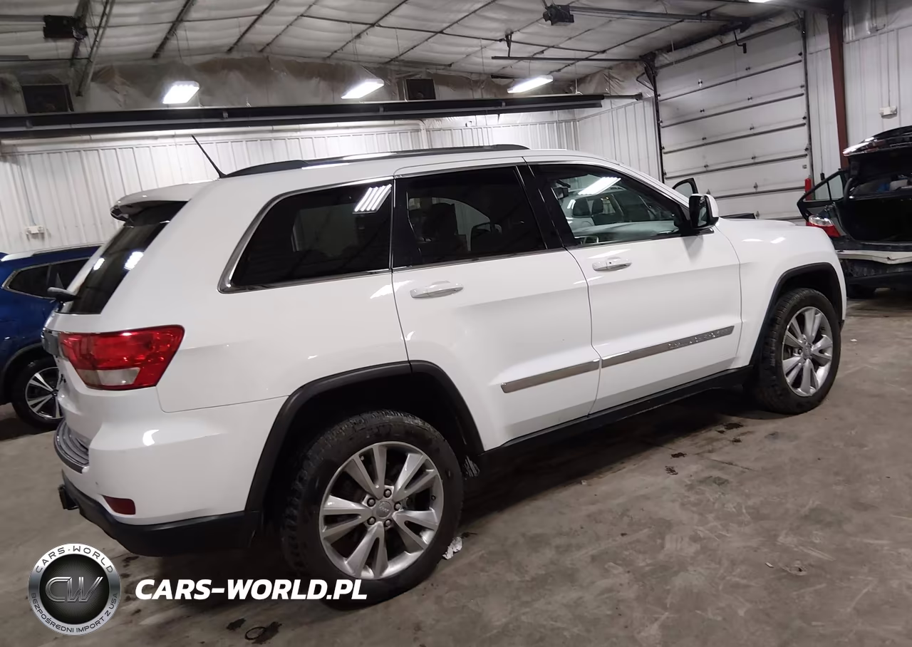 2013 Jeep Grand Cherokee Laredo VIN:1C4RJFAG7DC641430 - 4