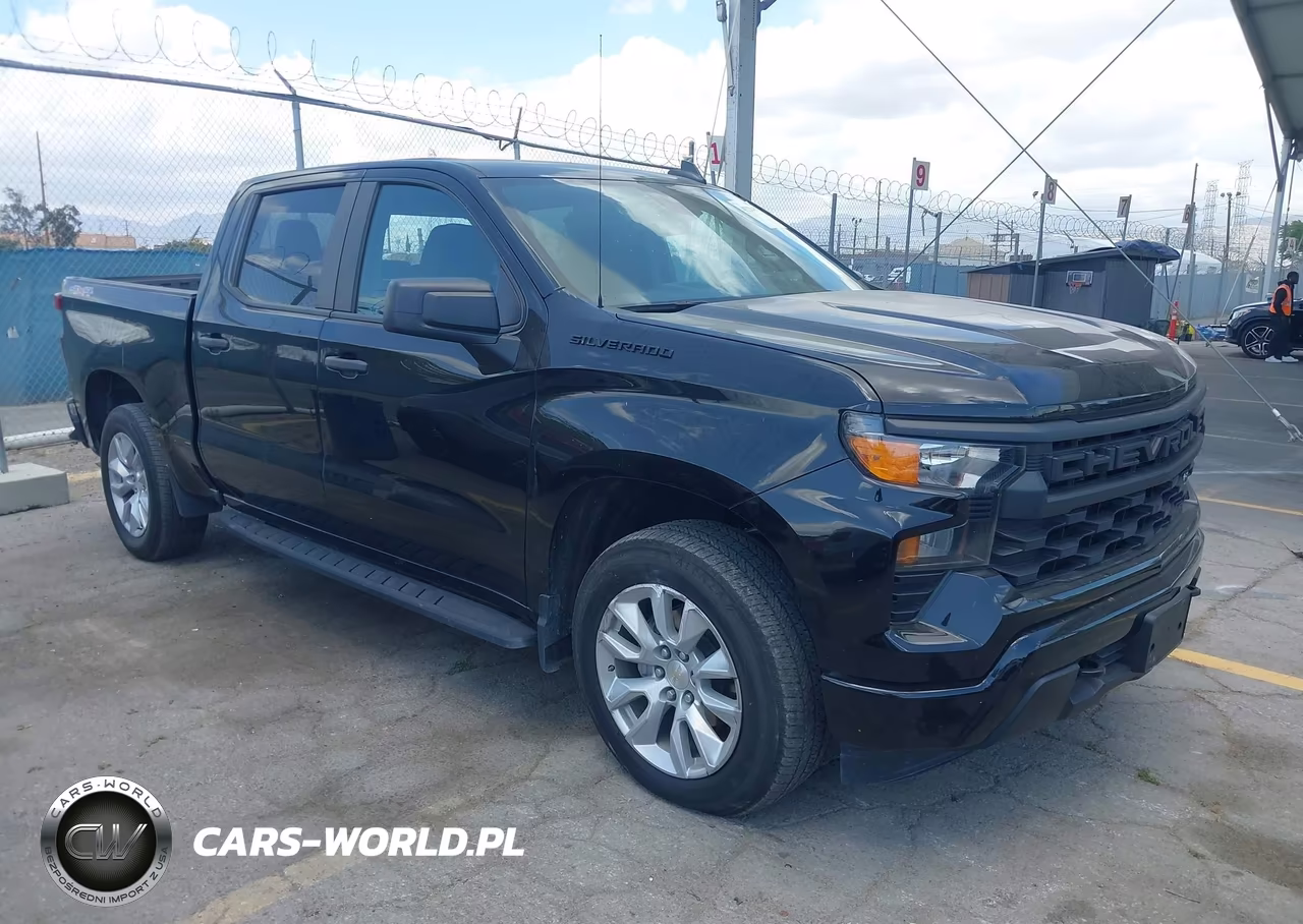 2023 Chevrolet Silverado 1500 4Wd Short Bed Custom – zdjęcie 1 z 21