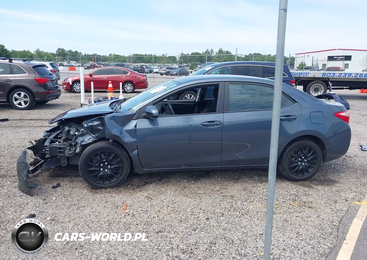 2018 Toyota Corolla Le VIN:2T1BURHE0JC080683 - 15